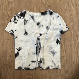 Tie-front crop top